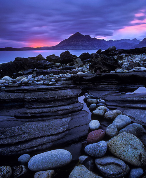 djferreira224: &ldquo;Elgol Crimson&rdquo; ~ Elgol Isle of Skye, Scotland ~ by Ian Cameron