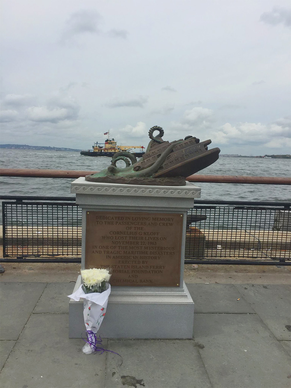 itscolossal:  Elaborate Bronze Memorial Dedicated to Staten Island Ferry Octopus