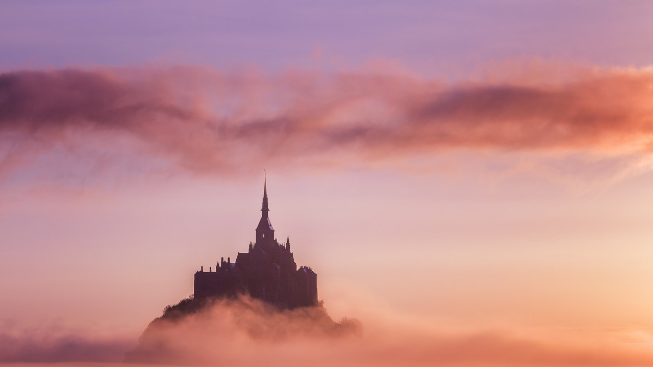 te5seract:   Castle in the clouds  Mont Saint-Michel in the morning mist…  View