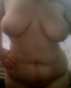 nudebbwpics:  schaoticxxx.tumblr.com  Blurry an still sexy