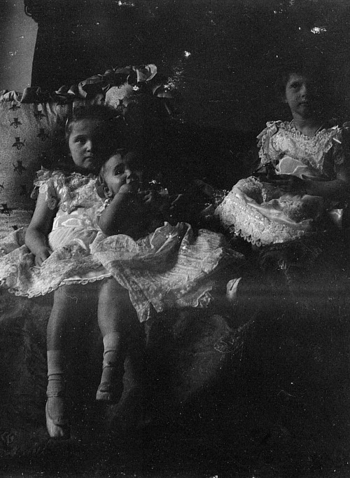 delicateflowers-of-the-past:Grand Duchesses Olga, Tatiana and Maria Nikolaevna of Russia, 1900Origin