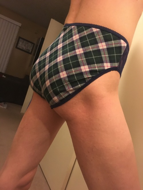 Porn photo VS high waist holiday panty. Make me yours…