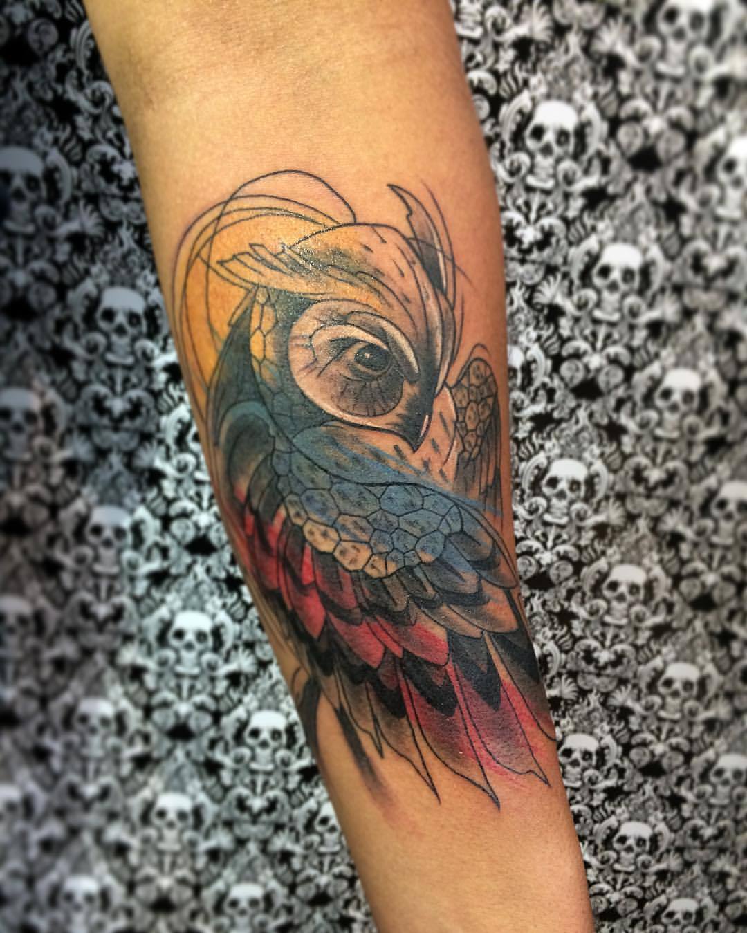 💀✖️tatuaje de buho tricolor para el bro @juniorbcr ✖️💀 . . . . . .