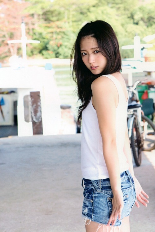 kyo-chan-dayo:  unlimited-signpost:  鈴木愛理 http://ift.tt/1nZ5Ydp