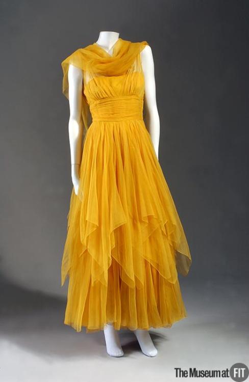 history-of-fashion: ab. 1947 Evening dress by Norman Norell silk chiffon gauze (Museum at the Fashio