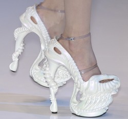 money-in-veins:  Alexander McQueen S/S 2010 “Plato’s Atlantis” (Details)