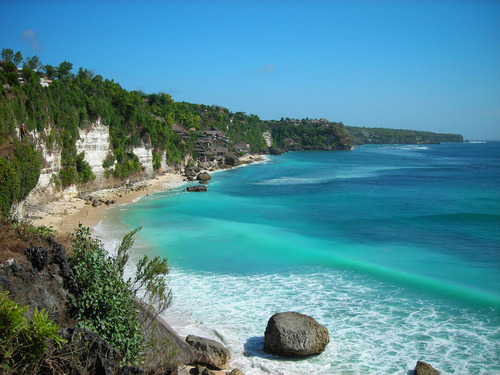 bali-kidss:  tangled—vines:  simply breathtaking beach in bali ✌ please keep the sources, cuties ☺  