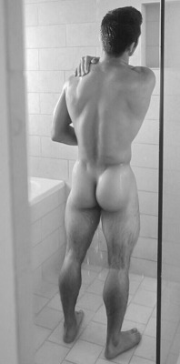 theneighborhoodjock:  Watching your best friend take a shower without him knowing. Stroke material for after he leaves.