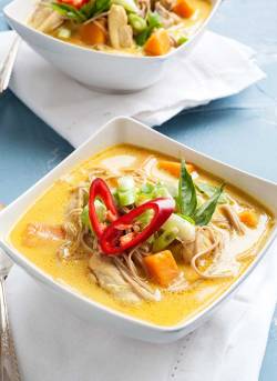 foodffs:  Gluten Free Curry Noodle Soup RecipeReally