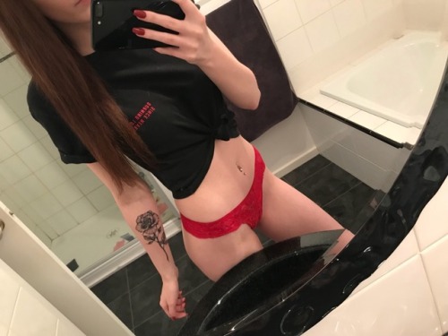 cheeky-babygirlx: In love with my new ink