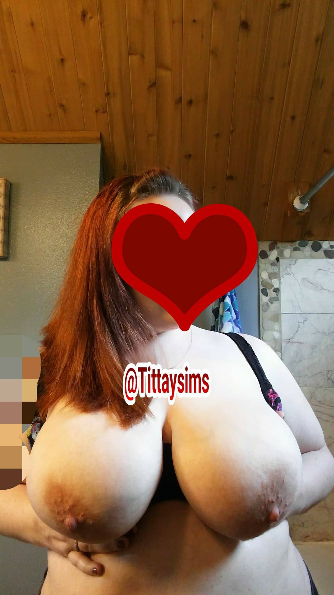bbwhotwife2cum4: One of my last pics without my piercings. Submission from @tittaysims
