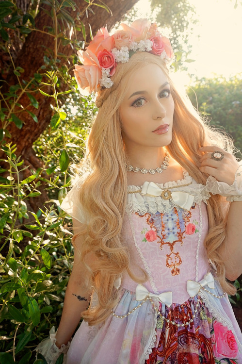 gumdropgalaxy:I did a little photoshoot the other day in this gorgeous dress by @soufflesong fr