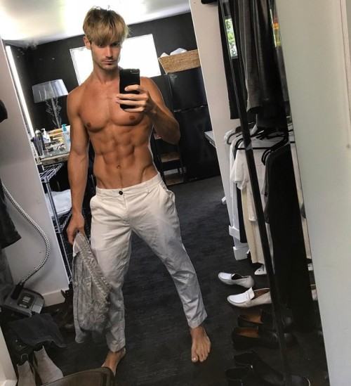 bonitominino:    Lucas Bloms | Instagram: @lucas.bloms   