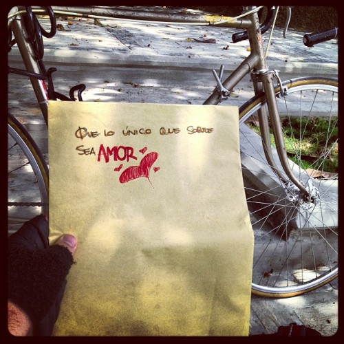 chillingnotkilling:  Que lo único que sobre sea Amor #Diligencias #Pedaleando #ccs