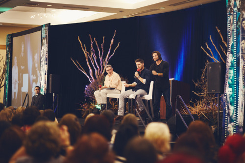 colfer-my-criss: J2 panel, part two. Why so awesome? эти фотки просто цгпрмыларфцаухзупо&hellip;