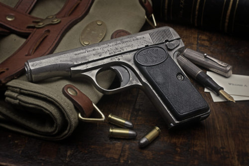 everyday-cutlery:FN model of 1910 by stylophiles
