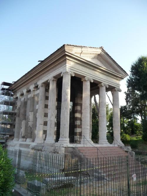 Another pic of Temple of Portunus, Forum Boarium (Rome). 2nd century BChttp://en.wikipedia.org/wiki/