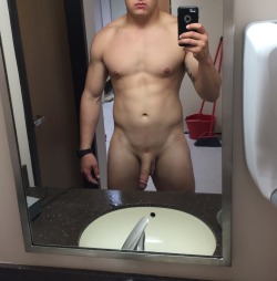 hung-white-guys:  #hung #white #cock #foryourviewingpleasure