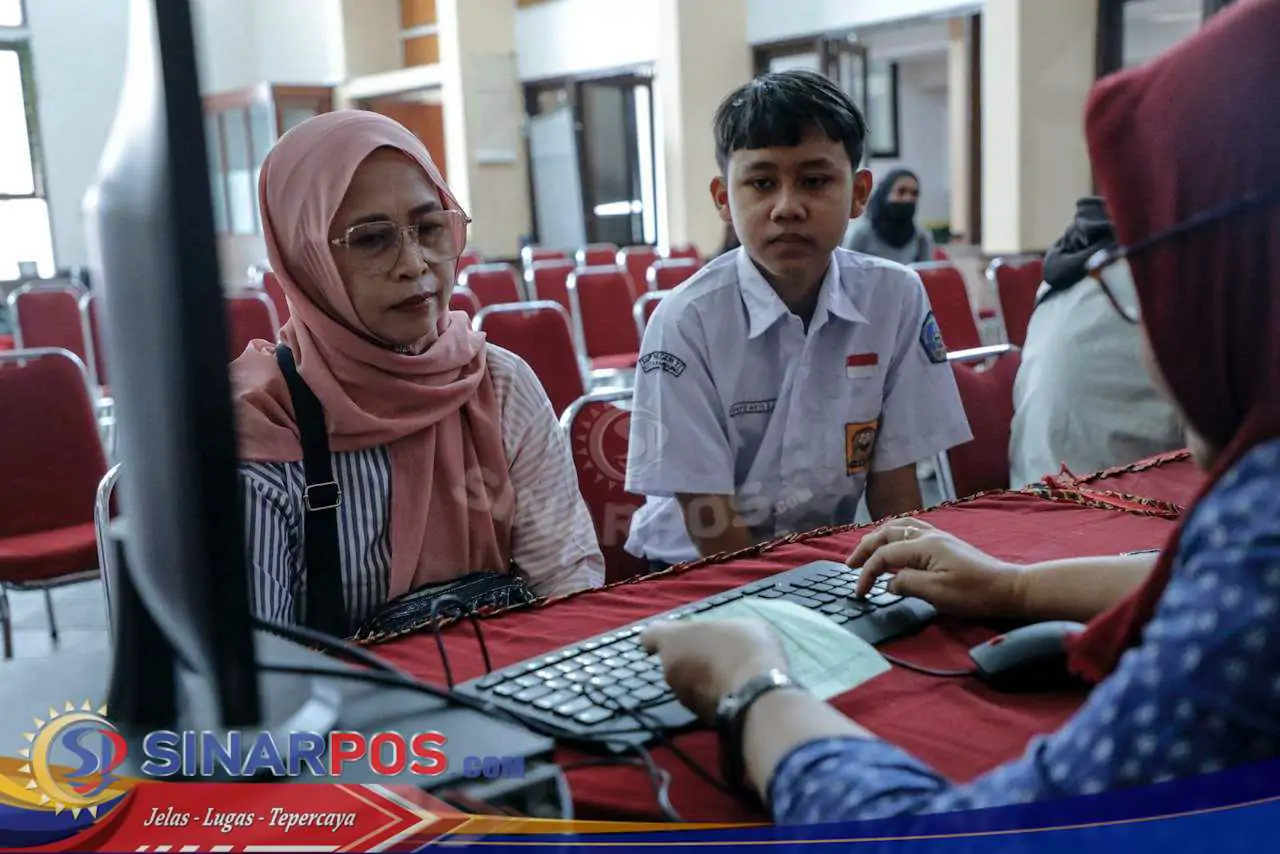 Sistem Penerimaan Murid Baru (SPMB) SMA, SMK, SLB Provinsi Jawa Barat Tahun 2025: Data Pendaftar, Kuota, dan Prosedur Pengaduan