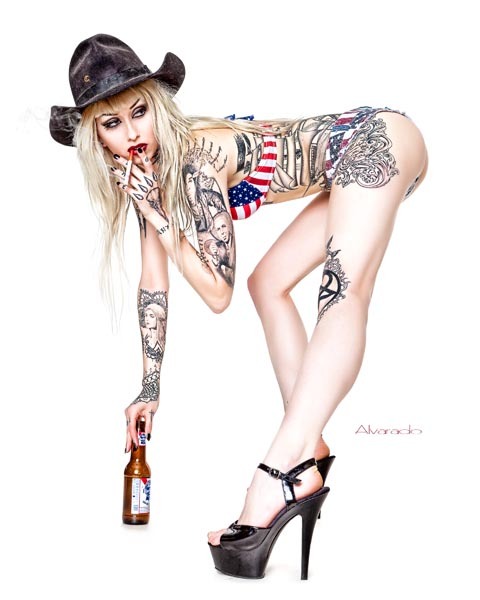 shellydinferno:  Shelly d’Inferno by Robert Alvarado     Links https://twitter.com/ShellydInferno shellydinferno @ Instagram Online shop: https://www.etsy.com/shop/HeavenlyInfernoshop https://www.facebook.com/shellydinferno     