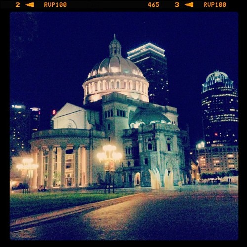 Perfect weather for an evening stroll (at Christian Science Plaza)