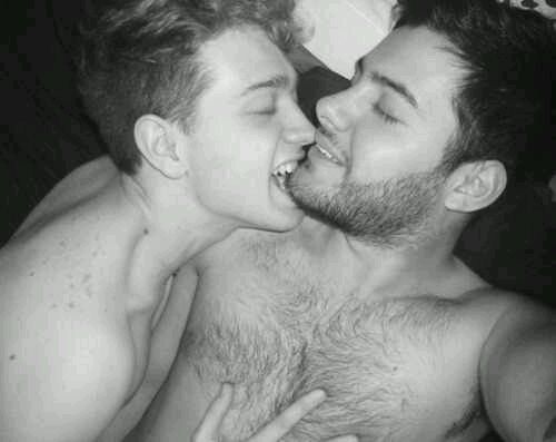 adorablegaycouples:  More at Adorable Gay Couples (via luckytobegay)