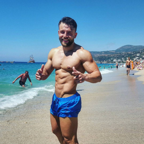 gaymadridboy:    I love men with a beard (Part 2227)