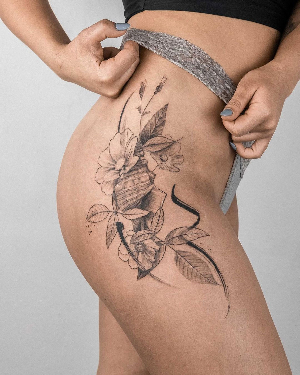 The 36 sexiest Hip Tattoos you need to get in 2023  Tiny Tattoo Inc