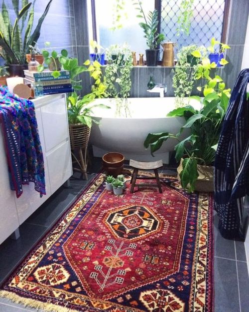 interior-design-home: Our beautiful ‘Jabir’ persian rug, this hand loomed beauty is straight from Iran & is looking all great this fiiiiiiine Saturday