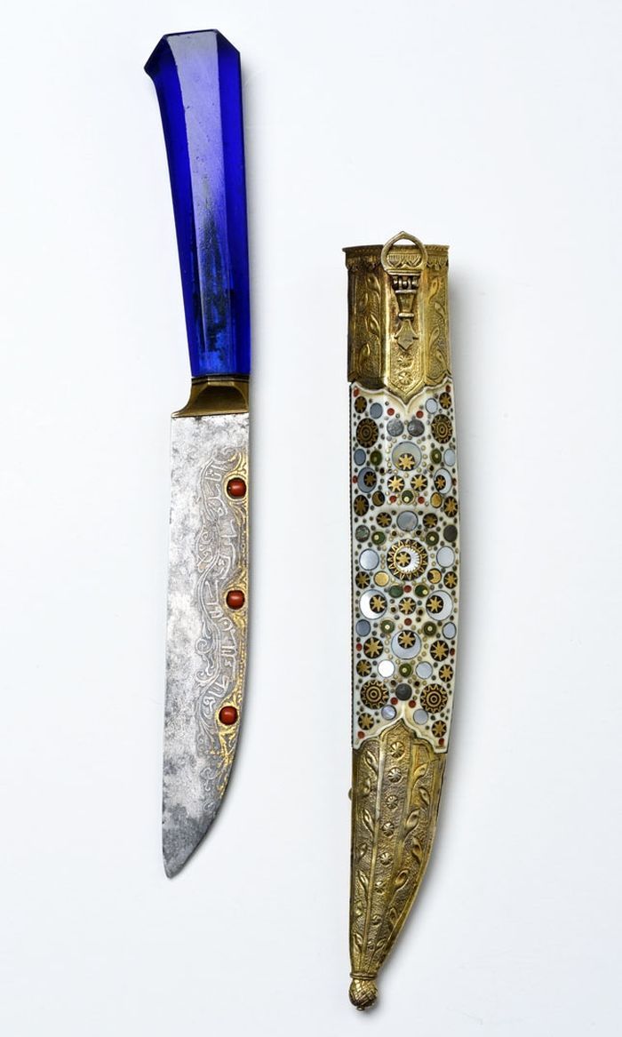 art-of-swords: Mamluk Knife  Dated: 14th - 16th century Culture: Arabic (Mamluk Sultanate