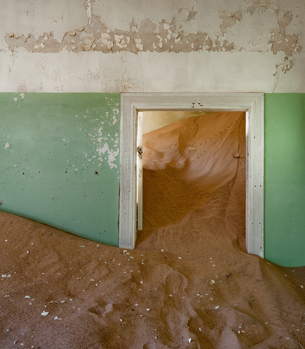 likeafieldmouse:  Alvaro Sanchez-Montanes - Indoor Desert (2010) “By the end of