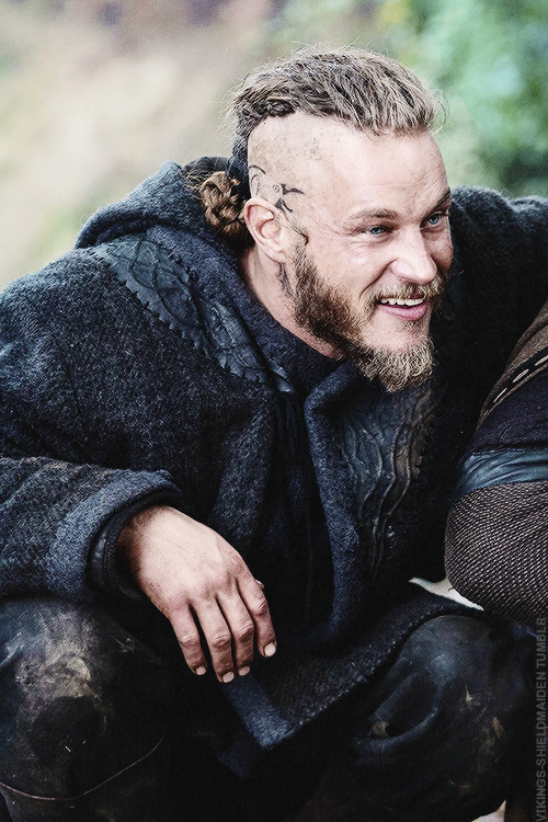  Vikings  | 1.09 “All Change”  | Ragnar 