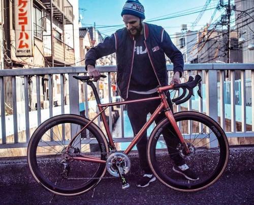 youcantbuyland: It looks like a GT #Repost @tongliu_jp ・・・ Vlad with his golden Brutalist all-road d