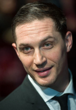 tomhardyvariations:   Tom Hardy, ladies and