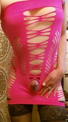 jessicaspantybulge:  prettypantyboi:  jessicaspantybulge:  Another pic from my new set! Like and reblog if you want to see a video💝  The words that come to mind are “oh my God!”  💝💝💝