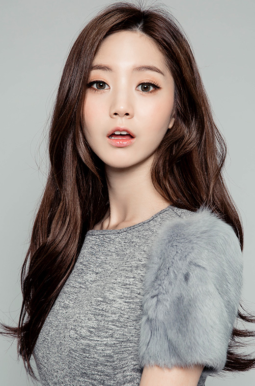 korean-dreams-girls:  Lee Chae Eun - November 25, 2015 2nd Set 