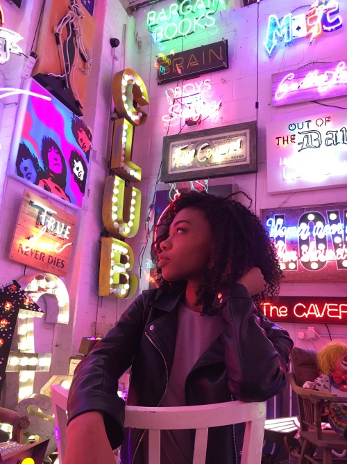 blackfashion: Alexa, 22 God’s Own Junkyard, London http://the-alexarae-blog.tumblr.com/ ig: __alexarae 