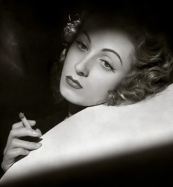 Noonesnemesis:  Danielle Darrieux 