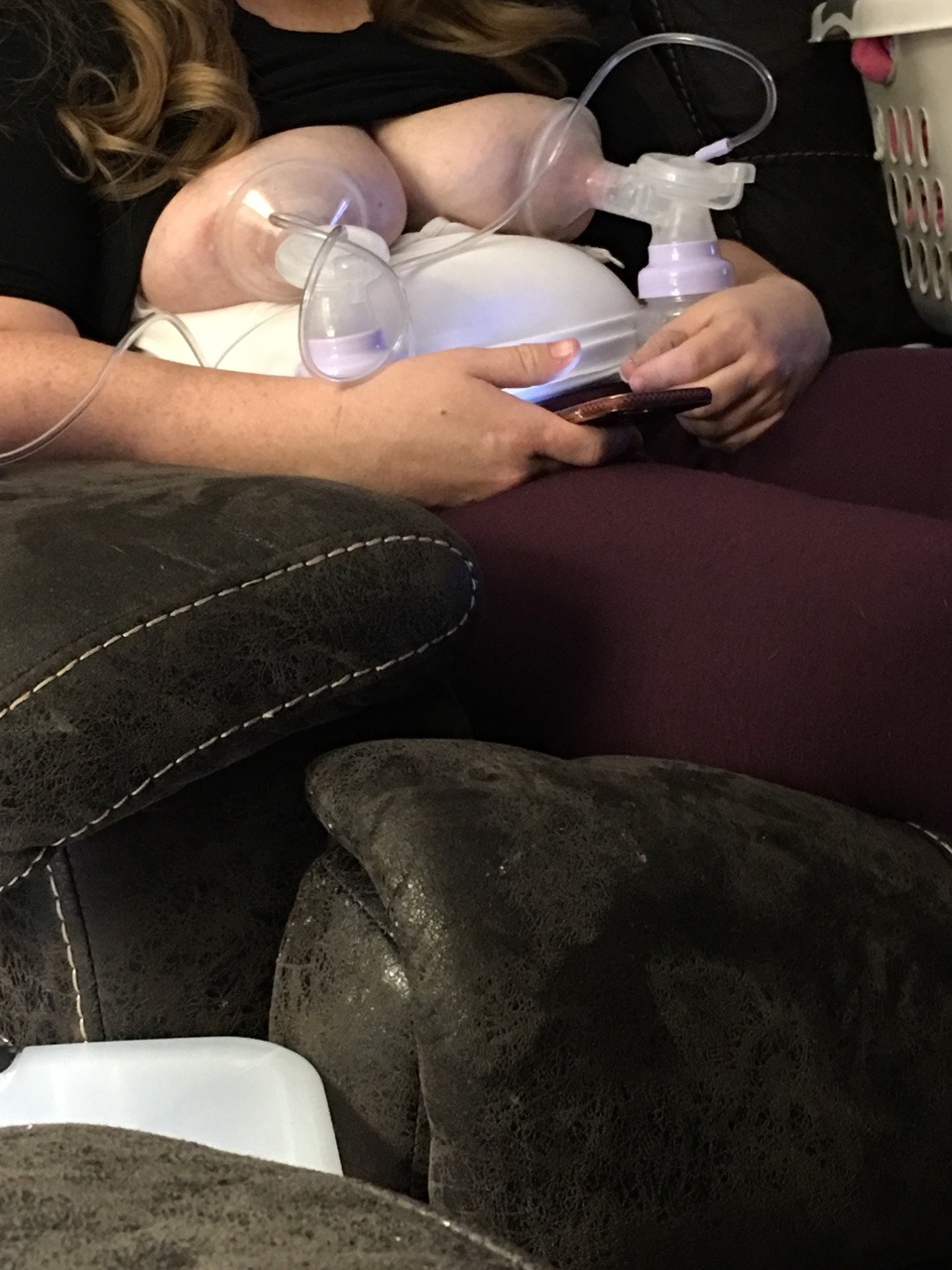 rileyshot:  its-g-lover:mmmm Pump those Mormon boobs