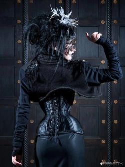 victorian-goth:  Victorian goth  http://victorian-goth.tumblr.com/