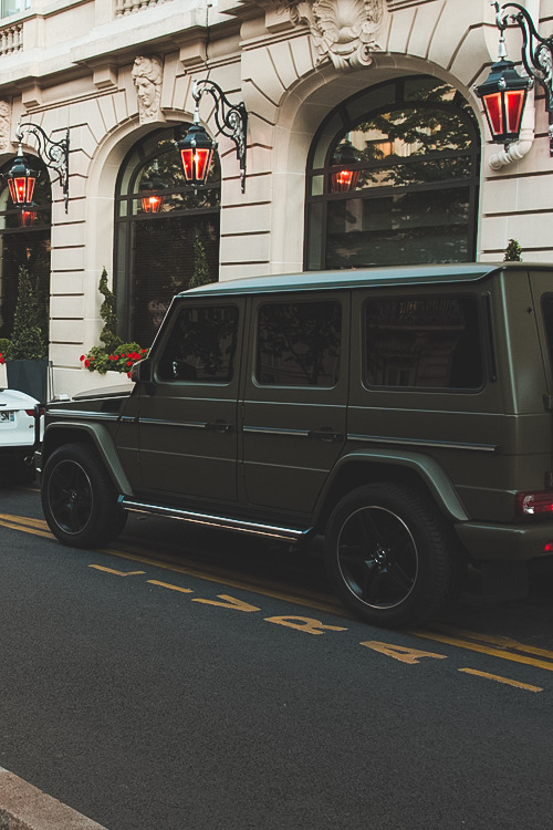 kids-porn:  xplosivx:   .  //