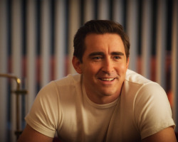 leepacefansnetwork:  Joe MacMillan in Season 2 of Halt and Catch Fire. Source: (x) (x) 