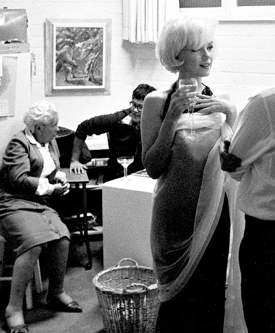 alwaysmarilynmonroe:  Marilyn by Douglas Kirkland in November 1961.  