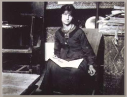  Hébuterne  Jeanne at Modigliani’s atelier