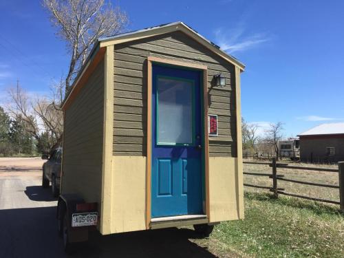 TINY OFFICEhttp://tinyhouselistings.com/listing/boulder-colorado-us-12-officestudioquiet-space/