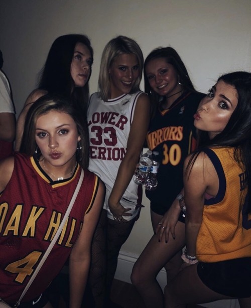 ifuckhardallday: We like balls! Lol
