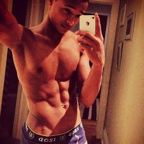 bruhyousexy:  paul