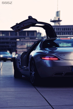 sssz-photo:  Mercedes-Benz SLS AMG 