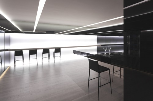 {Valencia-based architectural practice, Fran Silvestre Arquitectos, has designed the Vegamar Selecci