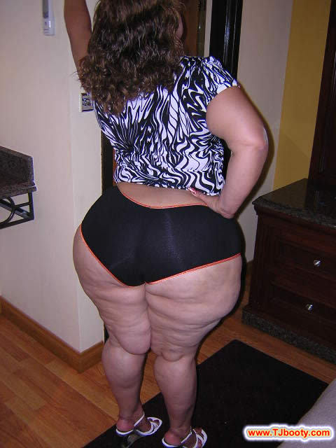 XXX bbwbootycellulite:  Maria Mega Butt photo